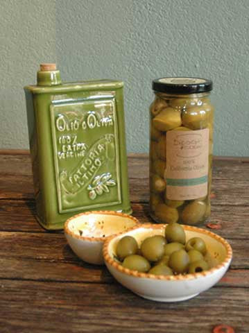 Almond Stuffed Olives 10oz